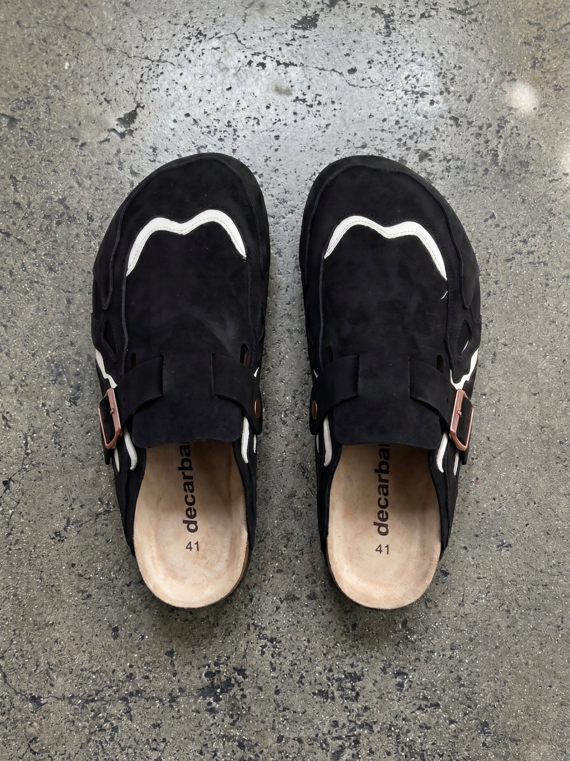 DCRB Wavey Clogs - Black
